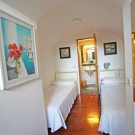 Bed & Breakfast Residenza L'isola 3*